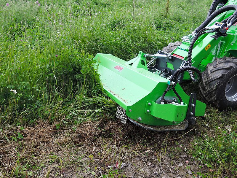 Avant_niittomurskain Large-Grounds-Mowing-and-Strimming