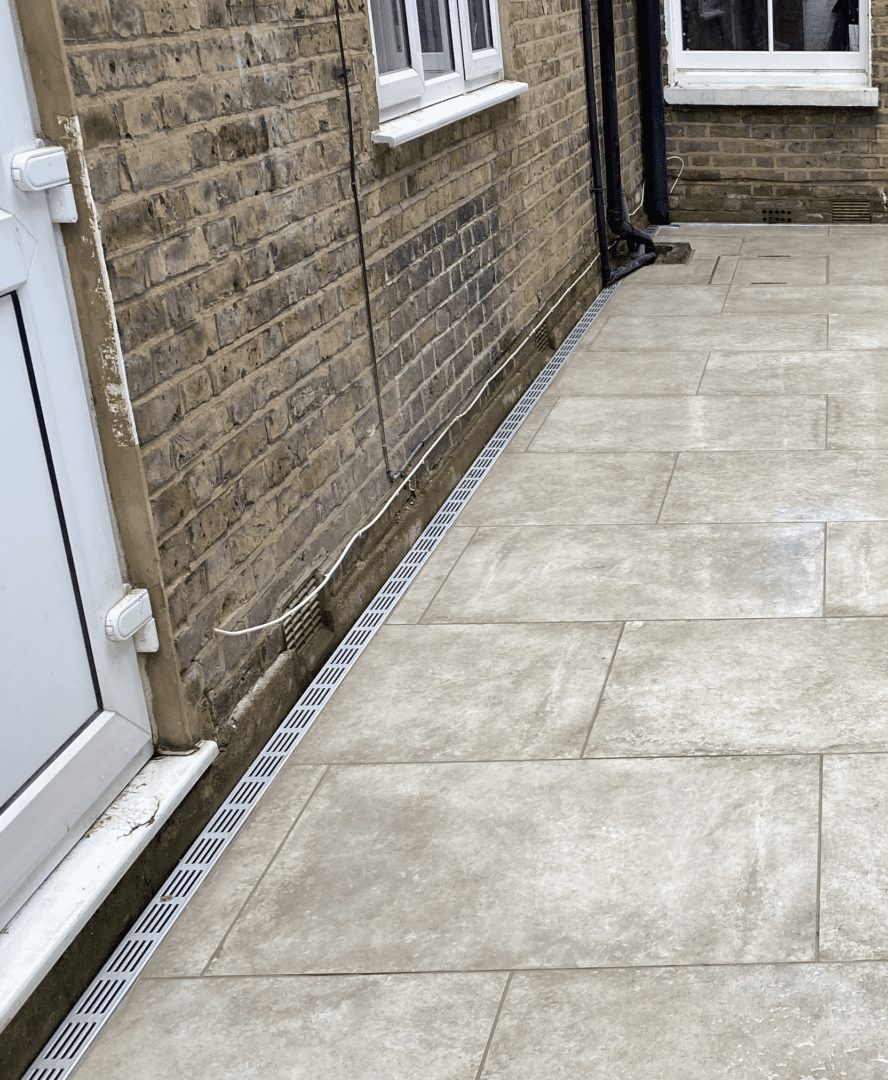 Courtyard patio- threshold linear drain channel Courtyard patio- threshold linear drain channel