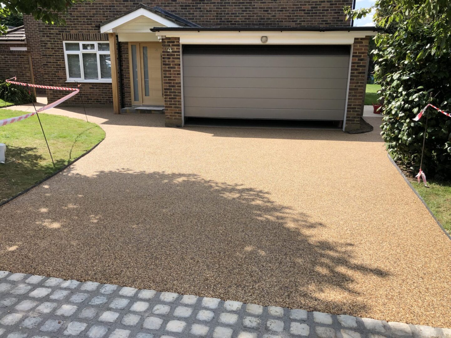 resin bound driveway installer