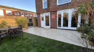 Jacksons fencing Reigate and porcelain patio