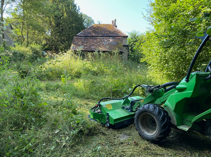 Overgrown garden clearance Dorking Large grounds clearance Dorking