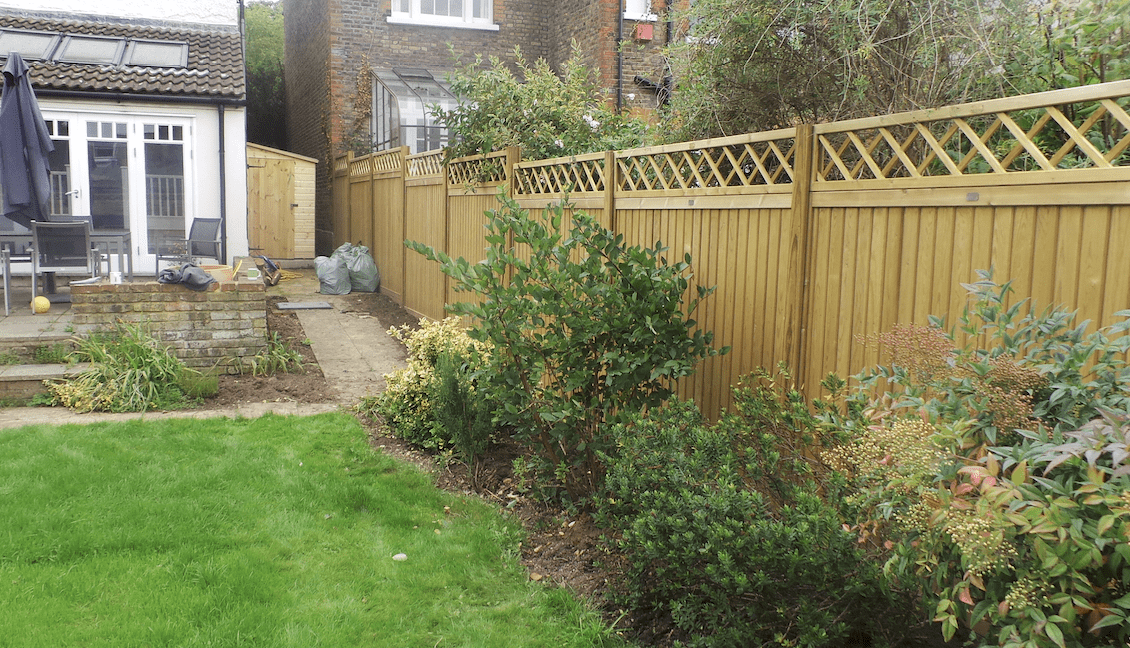 Fencing installer Surrey Jacksons fencing installer