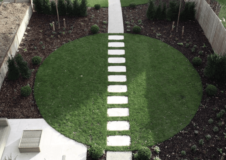 Circular lawn with stepping stones Circular lawn